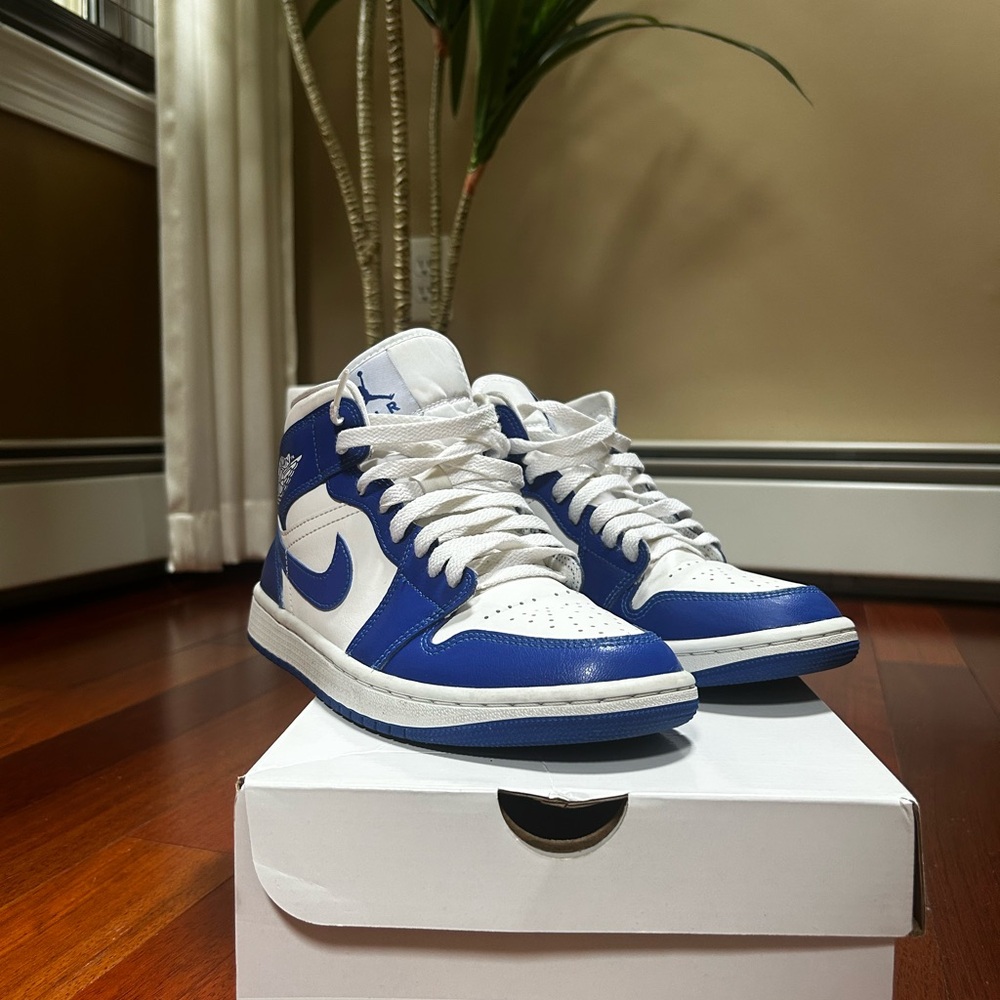 Air Jordan 1 mid Kentucky blue wmns